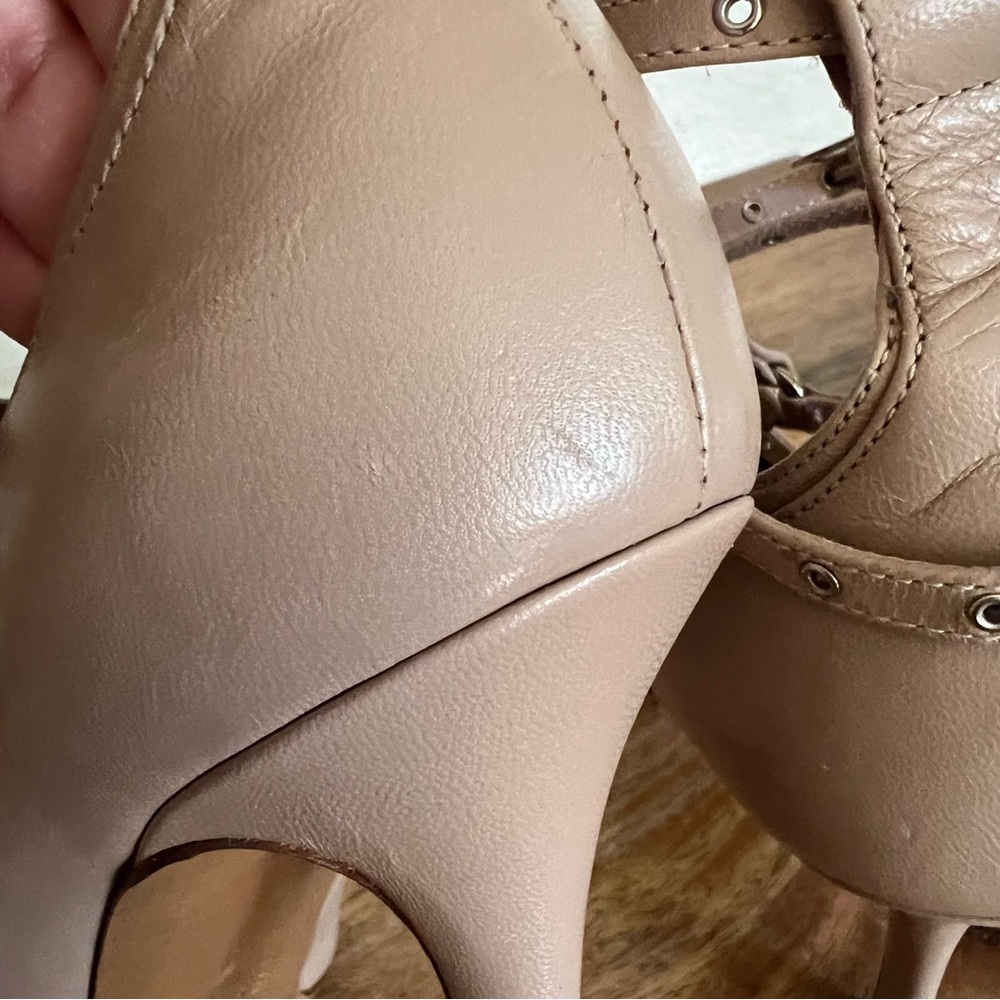 Valentino Garavani Nude Heels - Picture 10 of 16